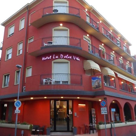 Hotel La Dolce Vita Rimini Kültér fotó