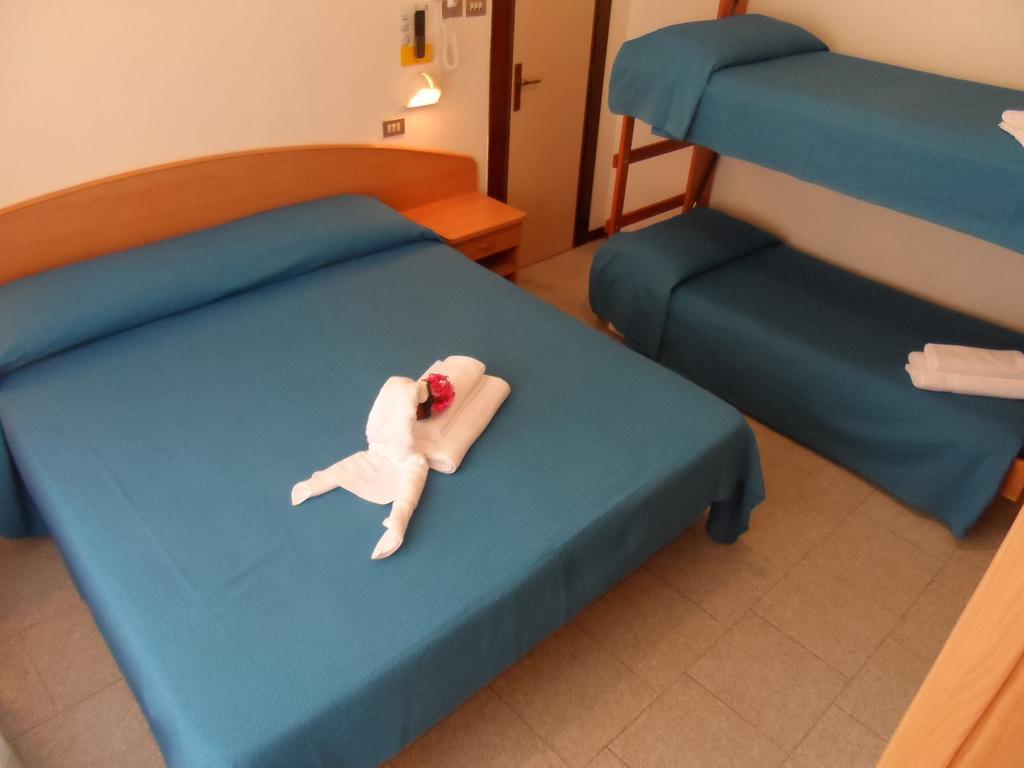 Hotel La Dolce Vita Rimini Szoba fotó