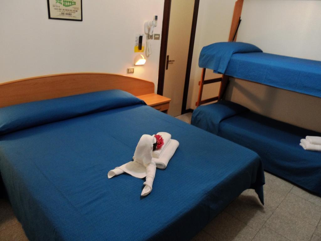 Hotel La Dolce Vita Rimini Szoba fotó